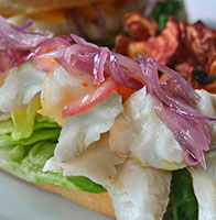 Bocadillo de bacalao y cebolla