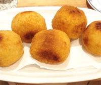 Bolas de arroz rellenas