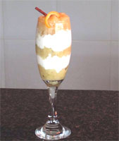 Copa de peras con yogurt  