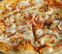 Pizza de atún