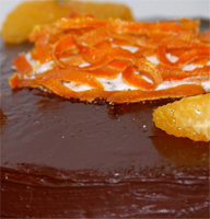 Tarta de chocolate con naranja amarga