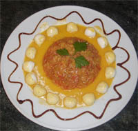 Tartar de tomate con queso mozarella