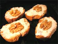 Tostadas de Gorgonzola y nueces